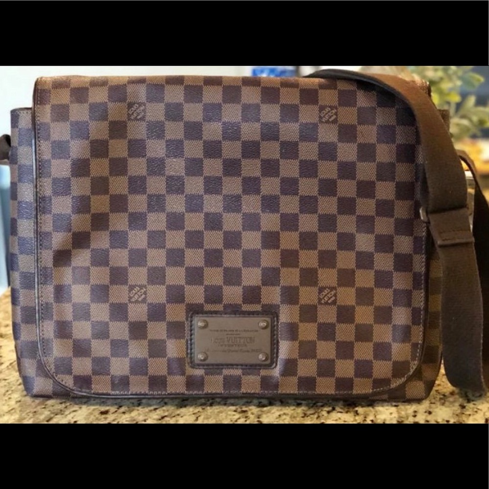 Auth. Louis Vuitton Brooklyn Damien Messenger Bag